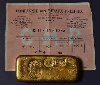 null 
Gold ingot n° 914932 with certificate. Estimate according to course.
