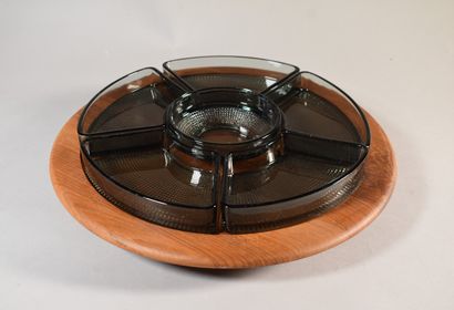null DIGSMED Denmark: Lady Susan turntable in teak with six glass display compartments....