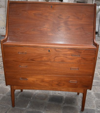 null 
SECRÉTAIRE-COMMODE scandinave en teck.




Editeur : VINDE MOBELFABRIK, Made...