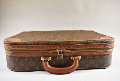 null VUITTON CABINET (35.5 x 48.5 x 12 cm).