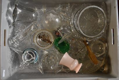 LOT OF GLASS AND CRYSTALLERY: cups, various...
