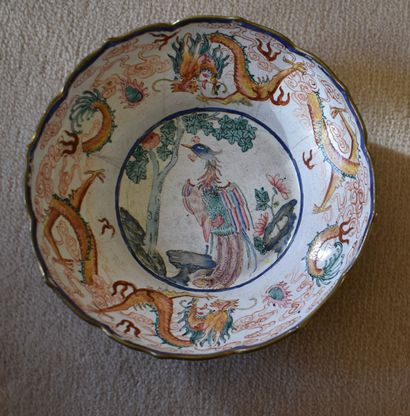 null CHINA: Enamelled copper bowl with dragon decoration and a phoenix in the center....