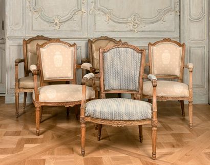 null SUITE OF SIX FABRICS cabriolet with beech wood molded and carved with ribbon...