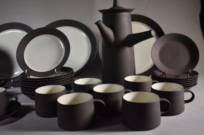 null Berte JESSEN for ROYAL COPENHAGEN DENMARK FAJANCE: TEA SERVICE including teapot,...