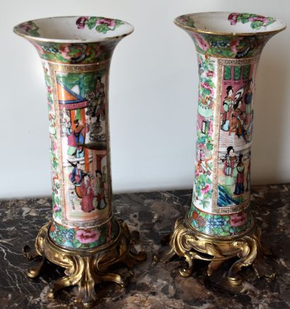 PAIR OF CABINET VASES in Canton porcelain...