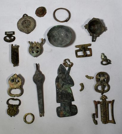 LOT: excavation bronzes, mainly belt buckles,...