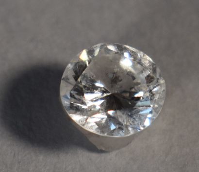 null Modern size diamond on paper. Approximately 1.07 carat.