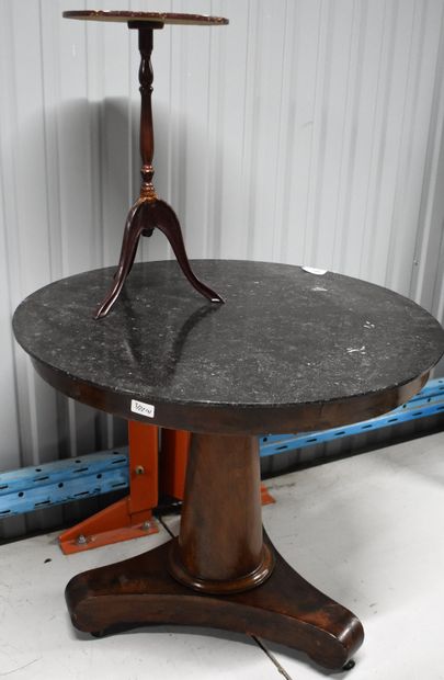 null BATCH: GAME TABLE - ROUND GUERIDON - Mahogany side table.