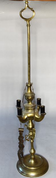 Italian oil lamp in copper. Height. 74 cm...