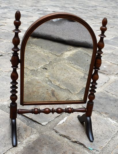null MIRROR of table in stained wood (accidents to the feet). Height 33 cm