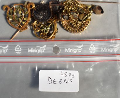null GOLD LOT (debris): two tie pins with antique coins, pin elements, two pendant...