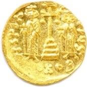 null CONSTANTIN IV et ses frères 668. Buste casqué, cuirassé et armé de l’empereur....