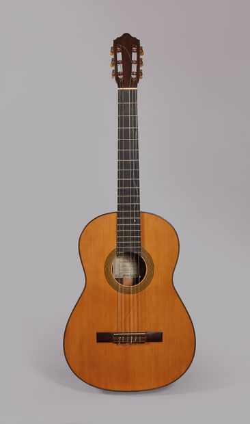 null Guitare classique de Julian GOMEZ RAMIREZ, Paris, au millésime de 1938. 

Il...