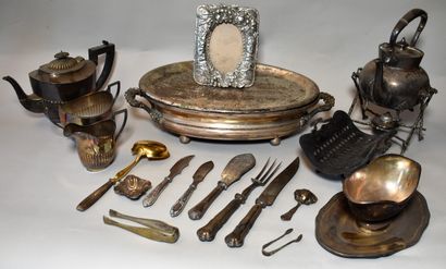 null LOT OF SILVERED METAL: stove, dessert cutlery, three pieces of English coffee...