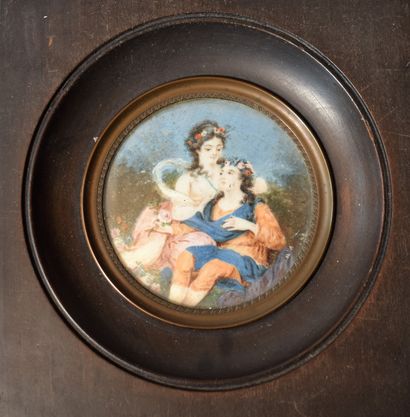 null Round MINIATURE : Gallant couple. 18th century. Diam. 7 cm. Tinted wood fra...