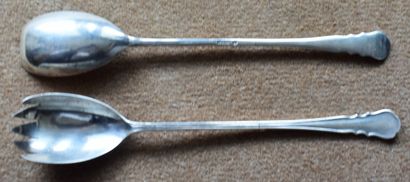 null English silver salad servers. Weight 167 g

Lot delivered to the Gauriat furniture...