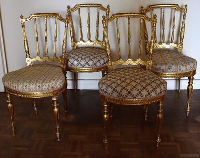 null SIX light gilded wood chairs, back with columns. Louis XVI style. (Missing gilding).

Lot...