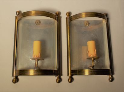 null Pair of semi-cylindrical copper and glass wall lights. Height 27 - Width 17,5...