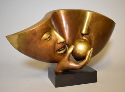 ETIENNE (1952) : Adam et Eve. Bronze à patine...