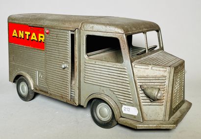 null JRD (1950) : 

Camionnette CITROEN HY 1200 kg, publicité « ANTAR » tôle gris...