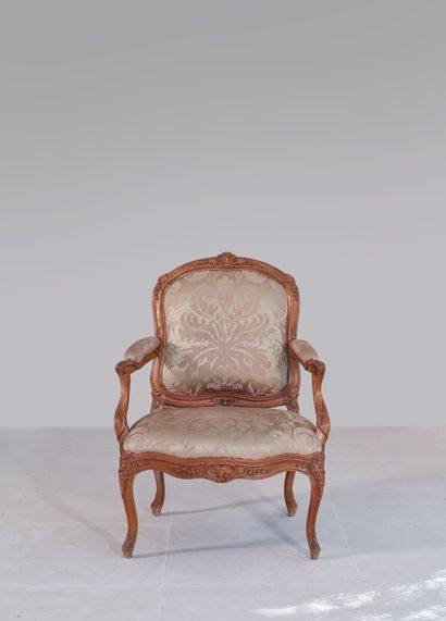 
Armchair with frame and flat back in natural...
