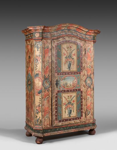 null Austrian cabinet with arched cornice in fir wood with painted decoration of...