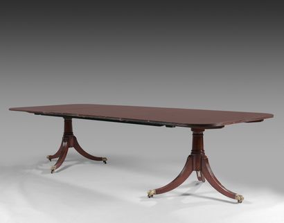 null Rectangular mahogany dining table, in two parts.

two parts. Two turned legs...
