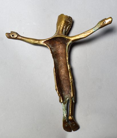 null CHRIST in gilded bronze in the Romanesque style. Height: 20 cm

Presented on...