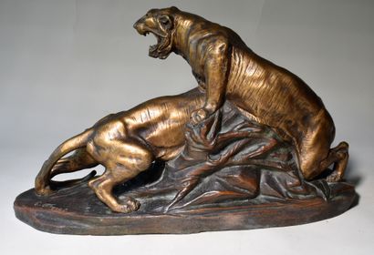 null Edouard DROUOT (1859-1945) : GROUPE en bronze à nuances patinées représentant...