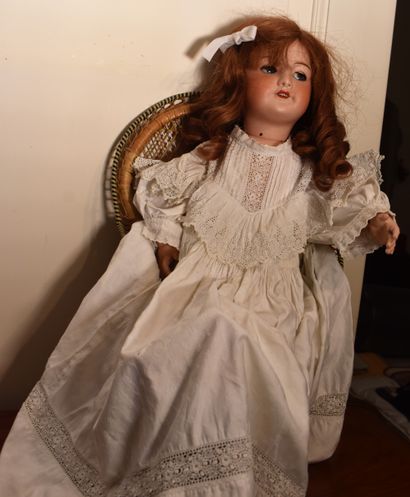 null LOT OF DINETTES AND DOLLS of which one signed HEUBACH KOPPELSDORF and another...