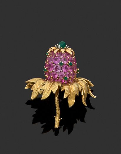 SCHLUMBERGER 18K (750) yellow gold corsage clip stylized with a pineapple set with...