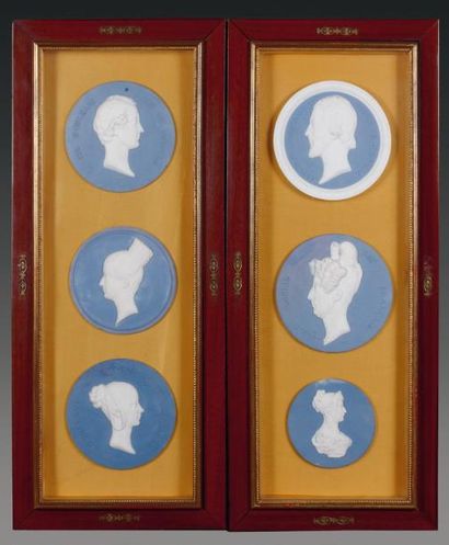 null Six médaillons en biscuit bleu et blanc du XIXe siècle, représentant des membres...