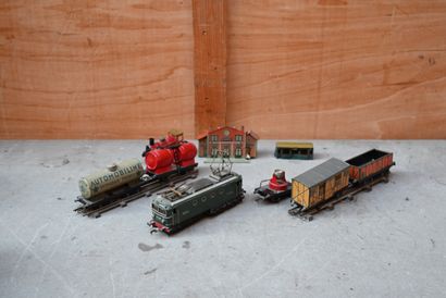 JEP : une locomotive, deux wagons et deux...
