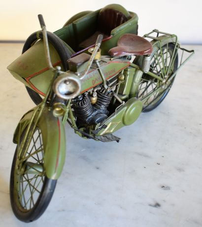 MAQUETTE of Harley Davidson side-car in metal....
