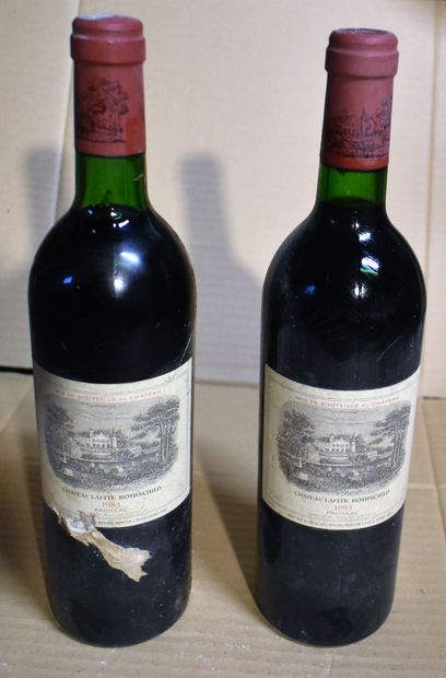 LAFITE ROTHSCHILD 1983 : 2 bottles.
