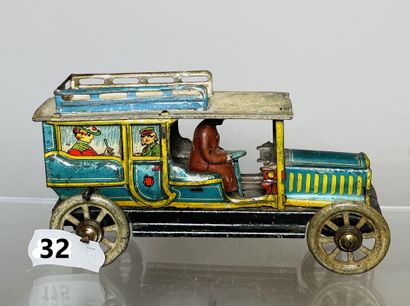 null PENNY TOYS - J. DISTLER (1910/1920): Limousine, with outside driver and 4 passengers,...