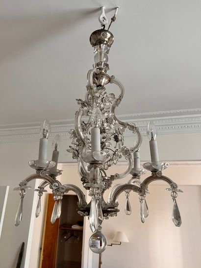 Chandelier with six lights. Height: 98 c...