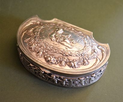 null Polylobed silver box decorated with love and garlands of flowers. Apocryphal...