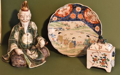 null LOT : COUPE Japon Imari - STATUETTE de sage assis en porcelaine chinoise, fin...