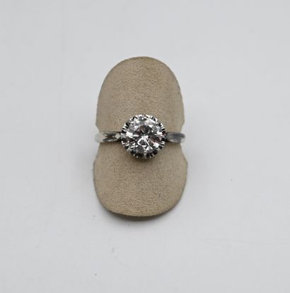null Gold and platinum ring set with a solitaire old cut diamond. Gross weight 4...