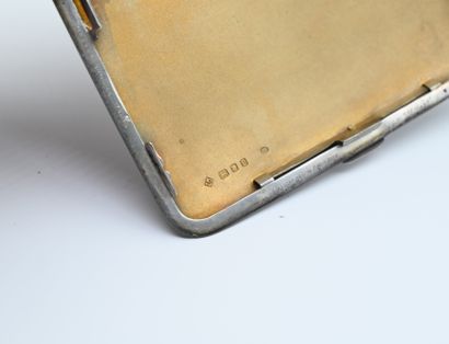 null Alfred DUNHILL: CIGARETTES BOX in silver guilloche. London, 1937. Gross weight...