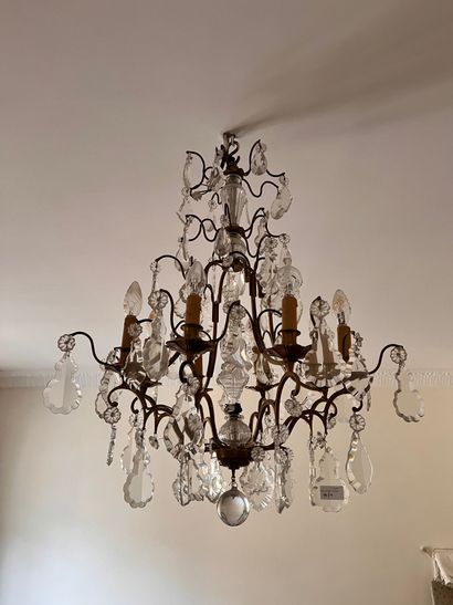 null Chandelier with eight lights. Height: 70 cm approximately