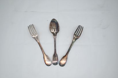 null LOT OF SILVER: Five spoons net model and ten forks, 18th and 19th centuries....