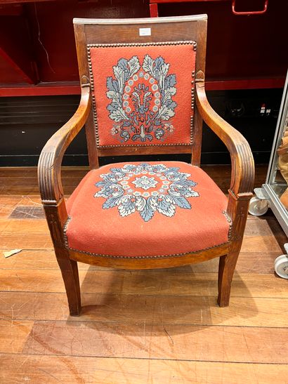 null Mahogany and mahogany veneer armchair, sabre legs, 19th century.