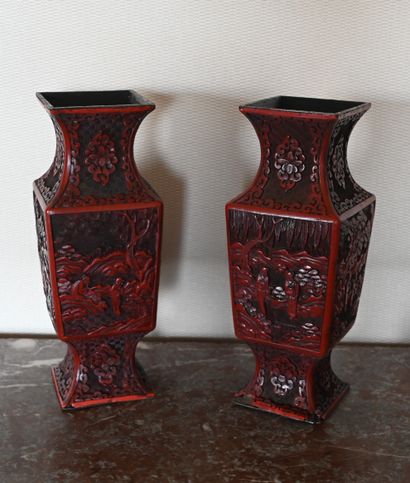 null LOT CHINE : paire de vases en laque corail (Haut. 31 cm ), vase bronze et b...