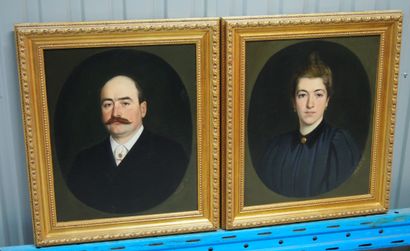 null ECOLE FRANÇAISE de la fin du XIXe siècle : Portrait d'homme à la moustache et...