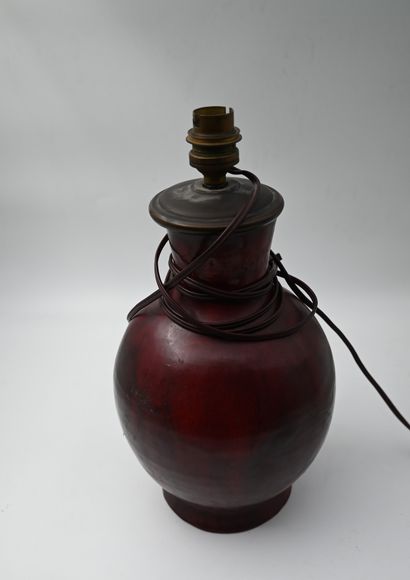 null Modern red ceramic LAMP. Height. Cm