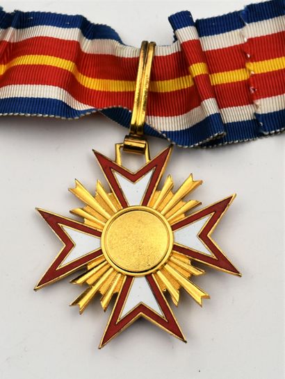 null American Commander's Cross for Foreign Veterans, gilt bronze, enameled: "U....