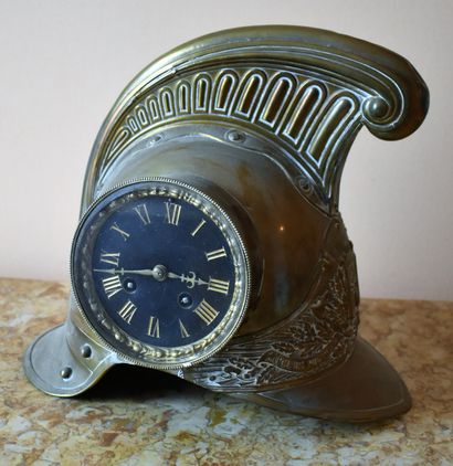 null Helmet of fireman of Sermaises transformed into clock. Height: 27 cm