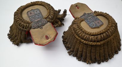 null Pair of senior officer's gold trimmings, top decorated with an embroidered coat...